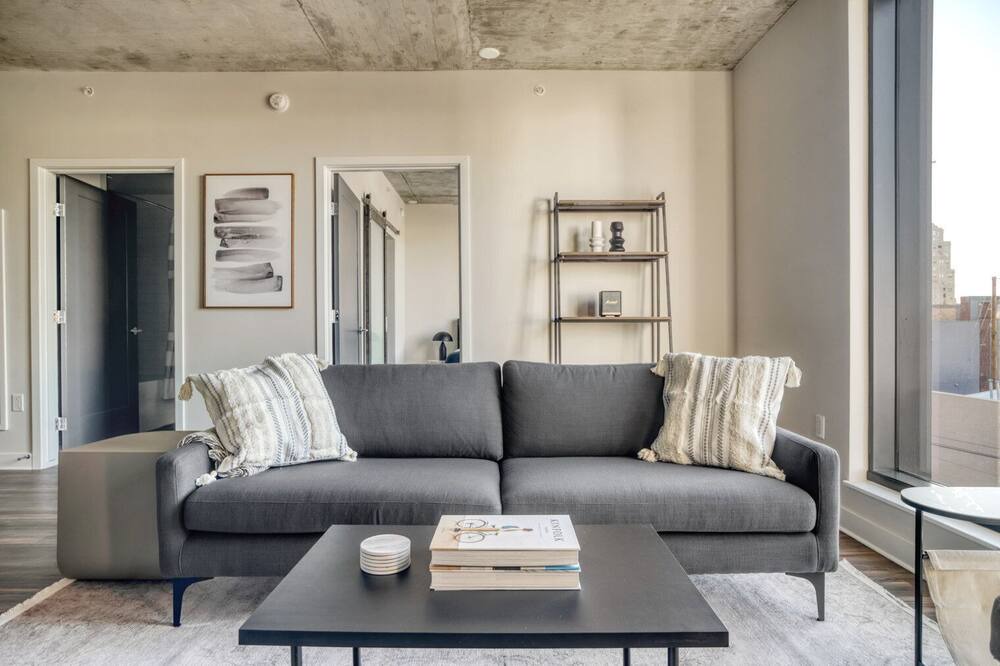 Photo of Livingroom in Golden Triangle