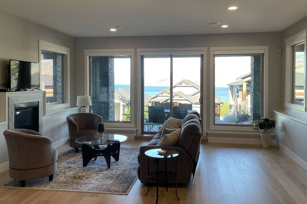 Photo of Livingroom in Central Okanagan