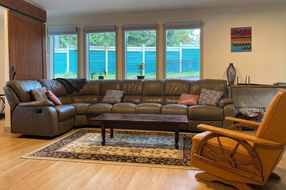 Photo of Livingroom in Duncan
