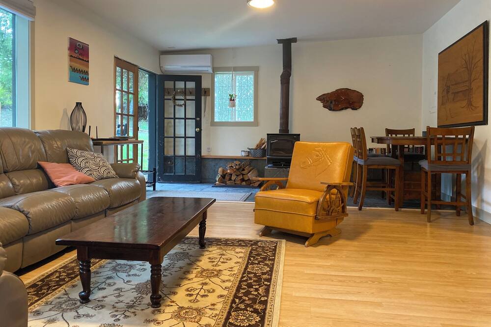 Photo of Livingroom in Duncan