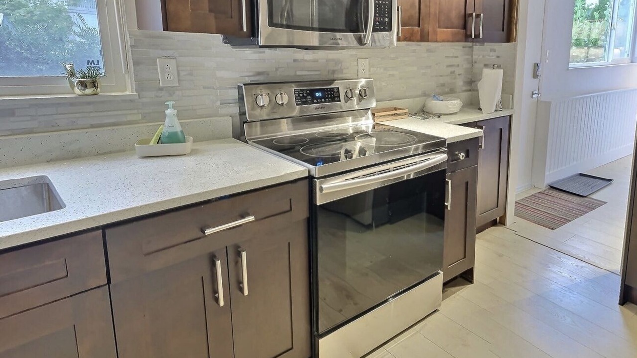 Photo of Kitchen in District of North Vancouver
