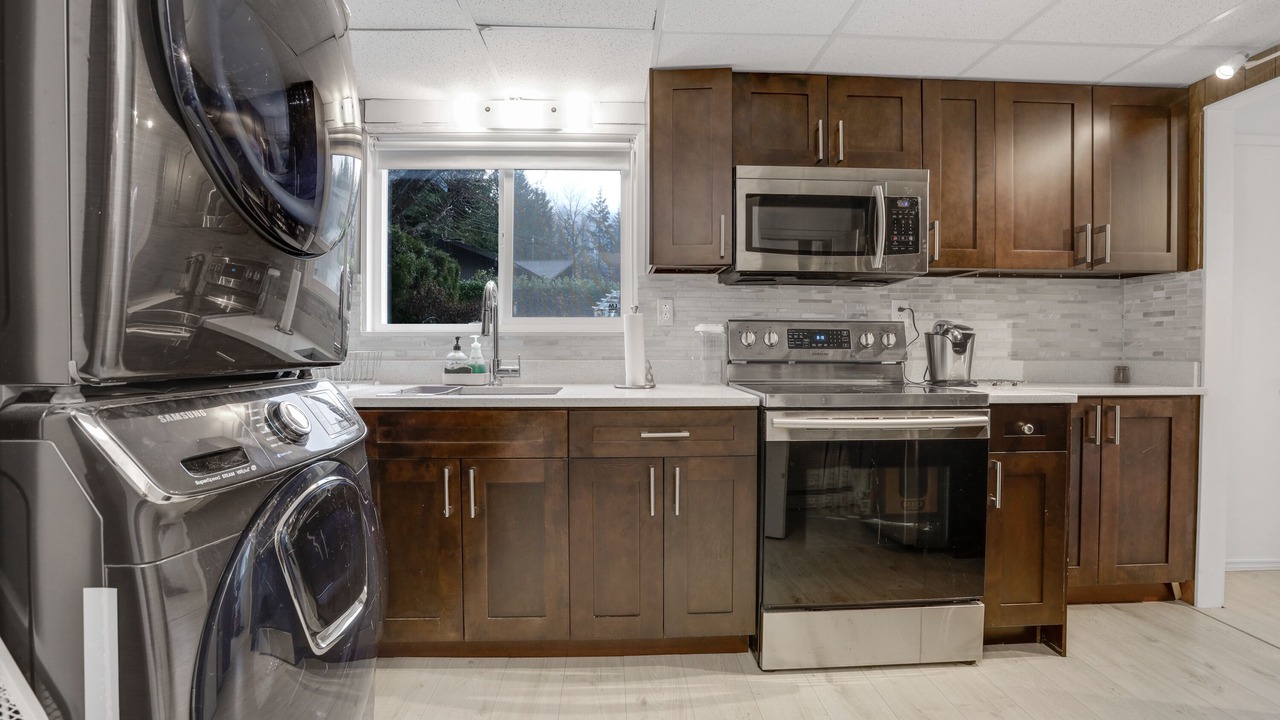 Photo of Kitchen in District of North Vancouver