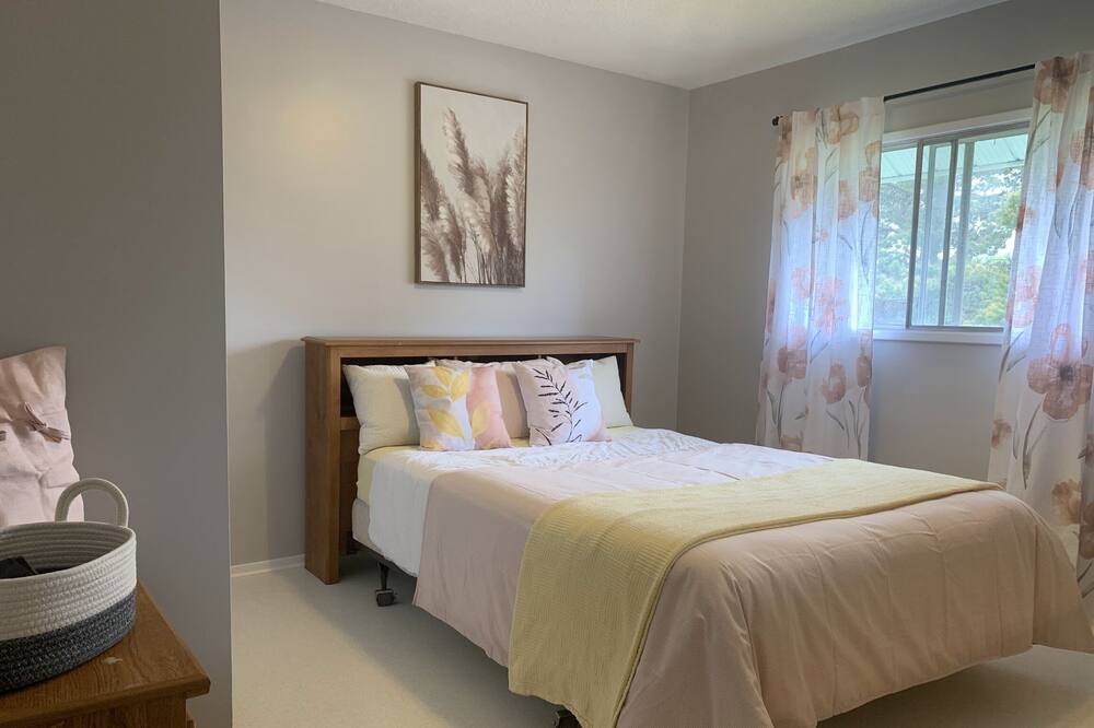 Photo of Bedroom in Masset
