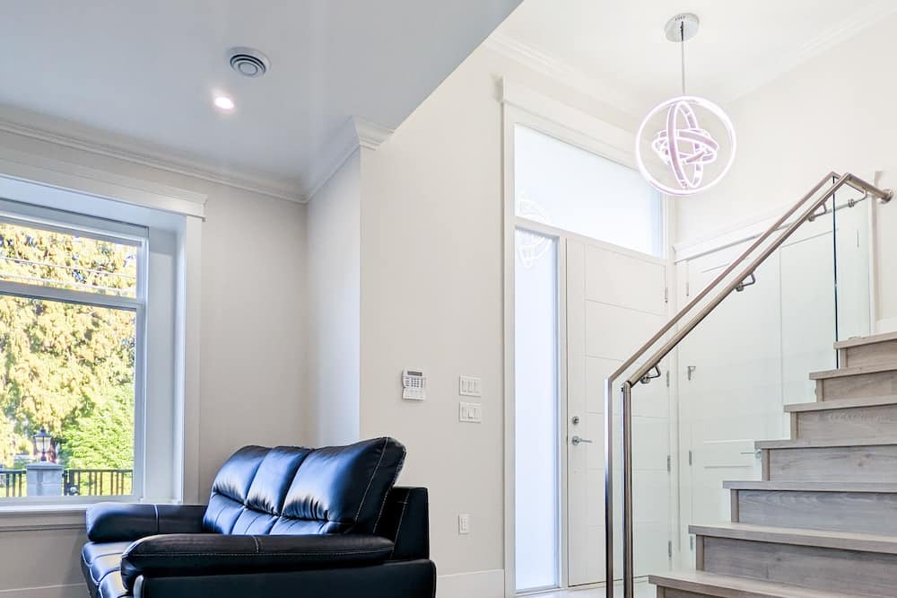 Photo of Livingroom in Burnaby