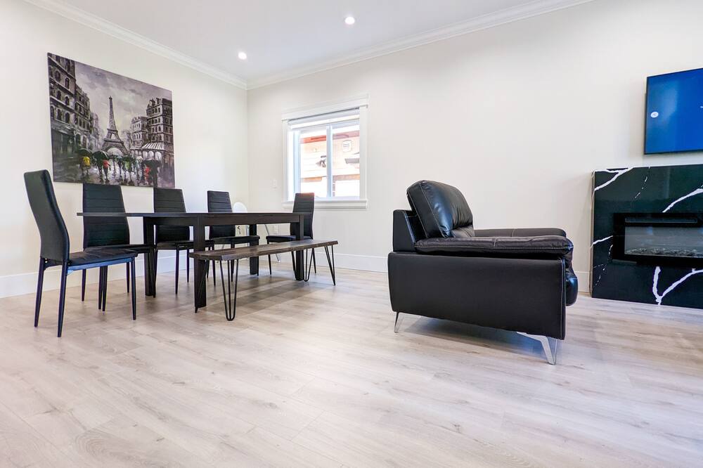 Photo of Livingroom in Burnaby