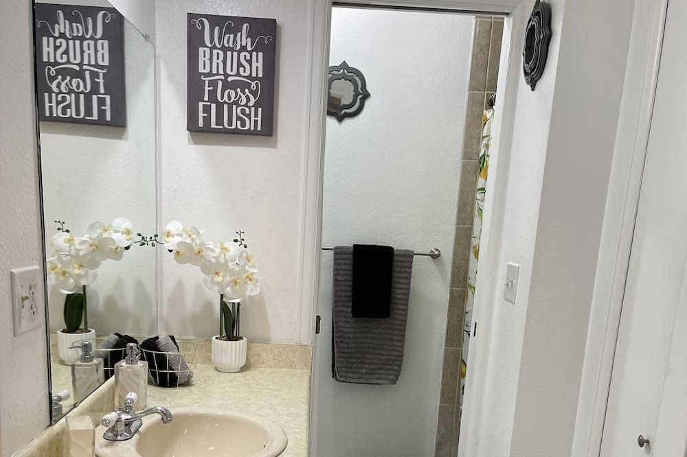 Photo of Bedroom in Dam East - West