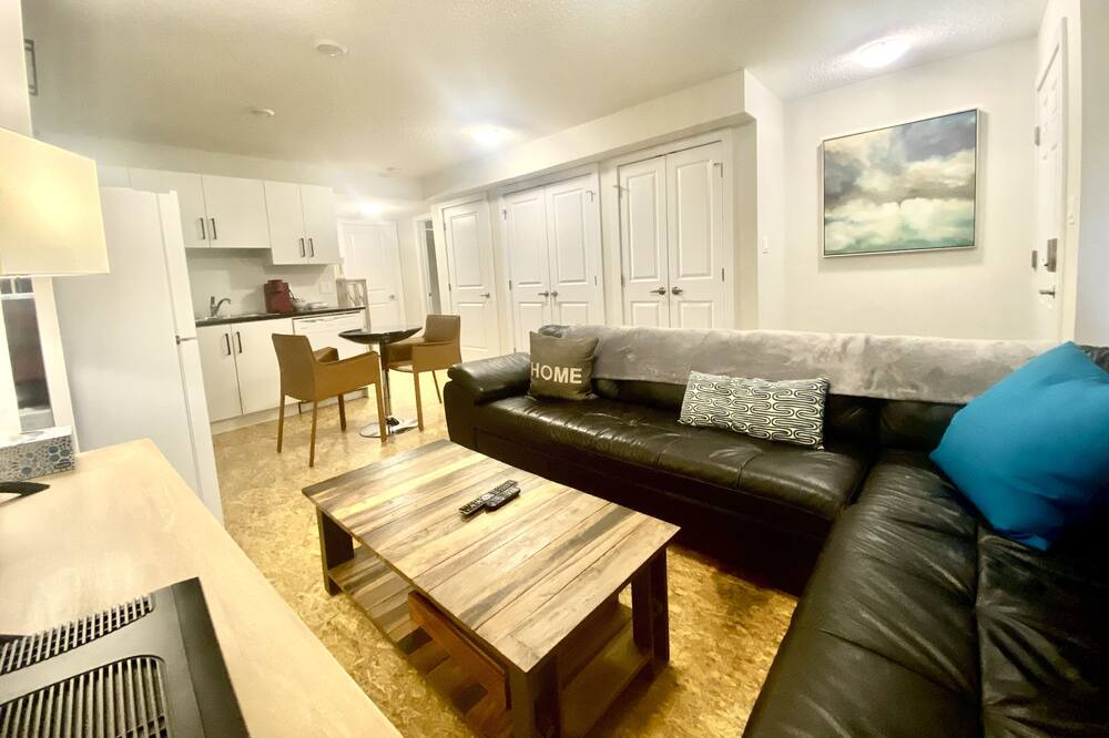 Photo of Livingroom in Fort Saskatchewan
