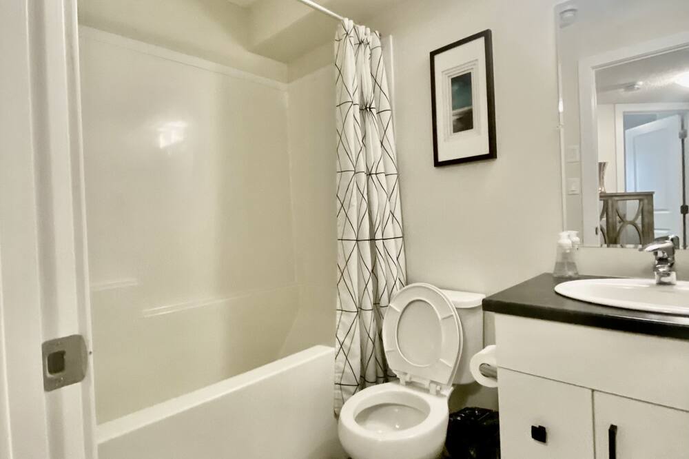 Photo of Bathroom in Fort Saskatchewan