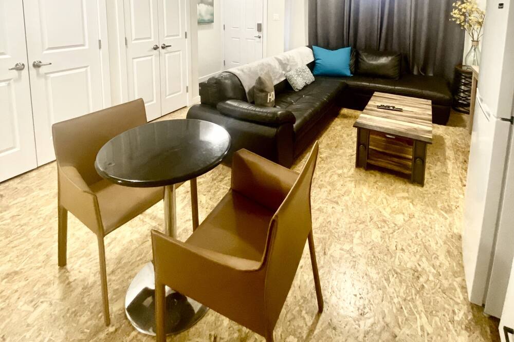 Photo of Livingroom in Fort Saskatchewan