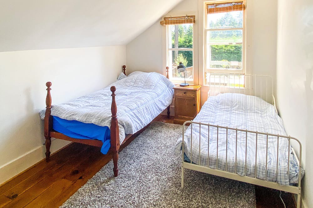Photo of Bedroom in Shawnigan Lake