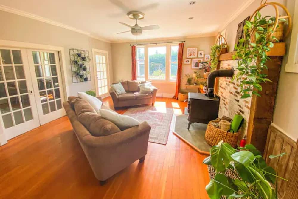 Photo of Bedroom in Shawnigan Lake