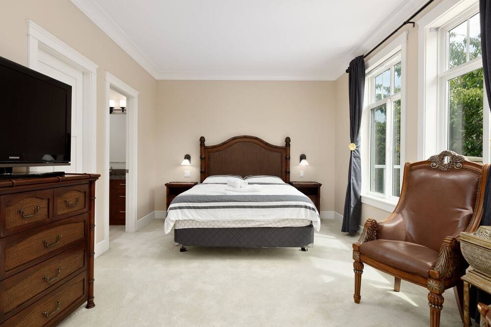 Photo of Bedroom in Steveston
