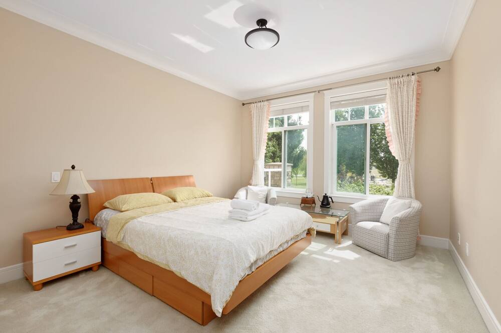 Photo of Bedroom in Steveston