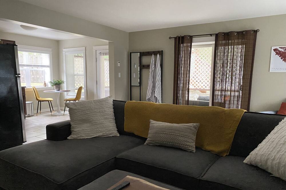Photo of Livingroom in Cobble Hill