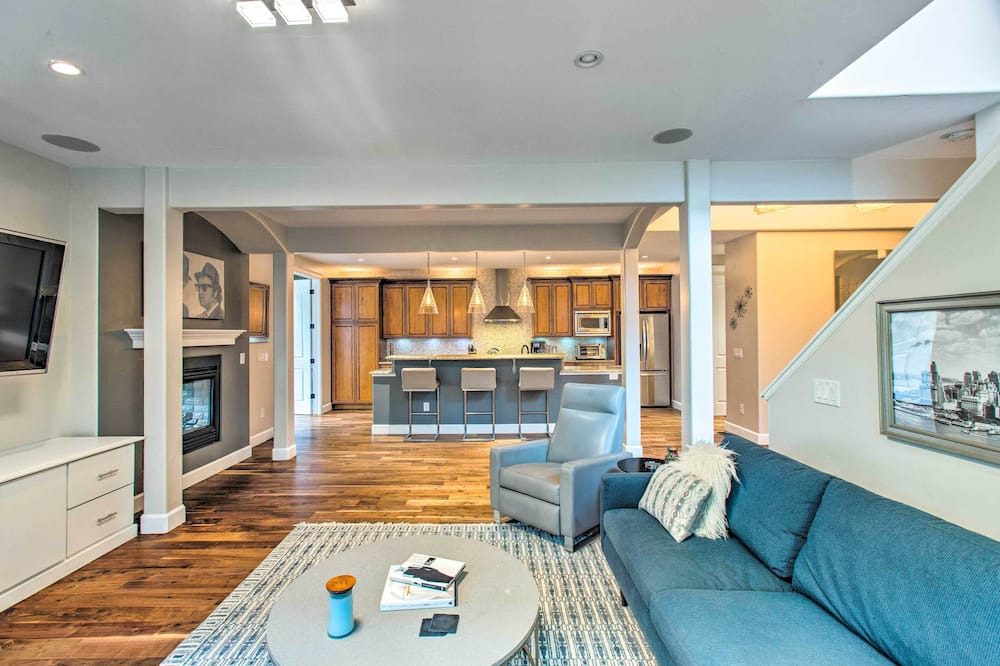 Photo of Livingroom in Washington Park West
