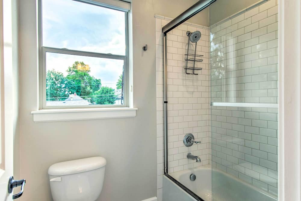 Photo of Bathroom in Washington Park West