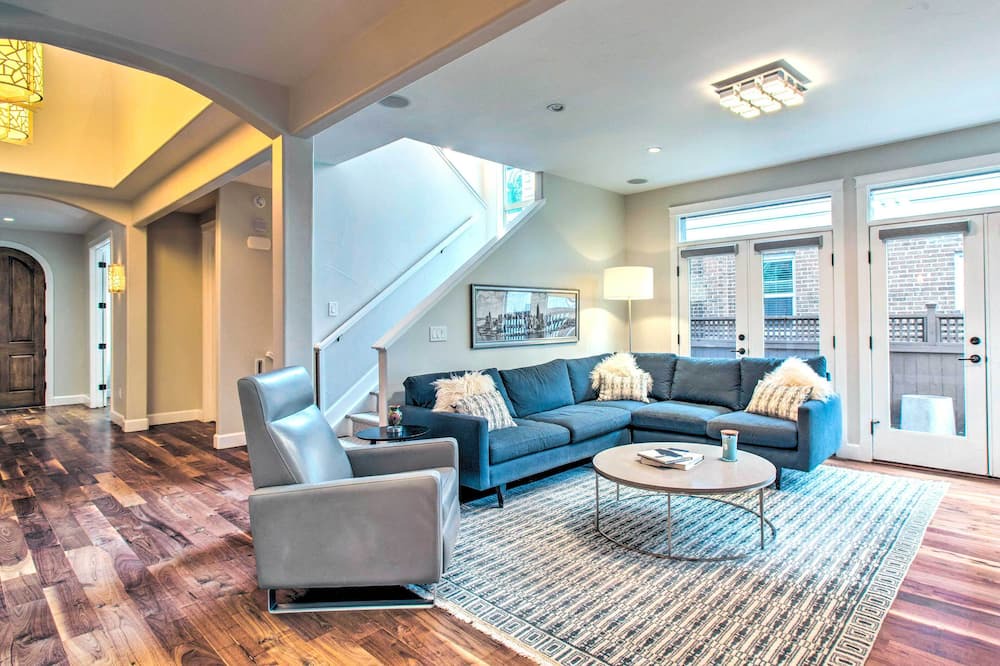 Photo of Livingroom in Washington Park West