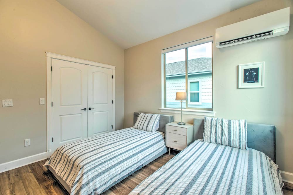 Photo of Bedroom in Washington Park West