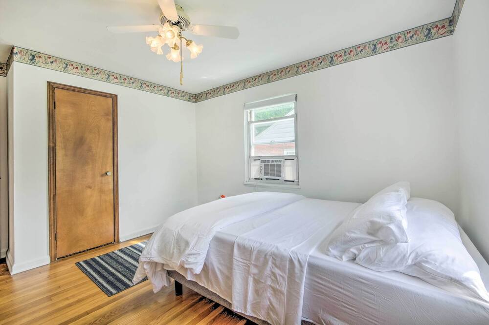 Photo of Bedroom in Mayfield Heights