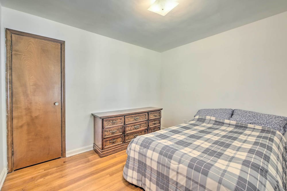 Photo of Bedroom in Mayfield Heights