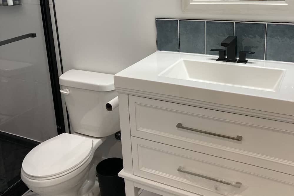 Photo of Bathroom in Anglemont