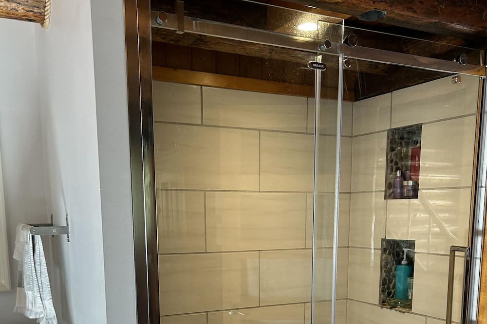Photo of Bathroom in Alhambra