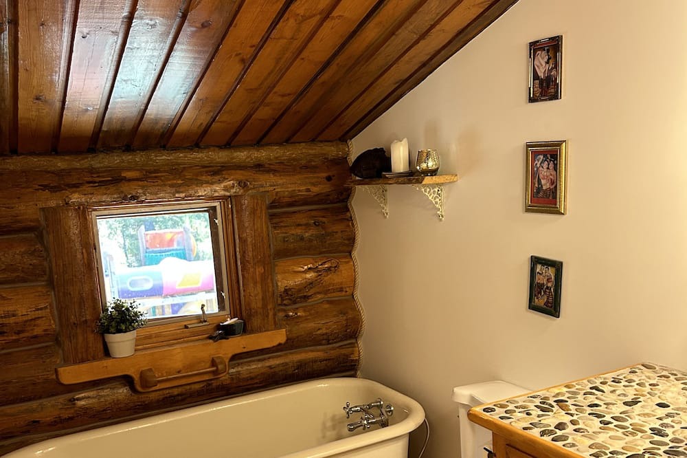 Photo of Bathroom in Alhambra
