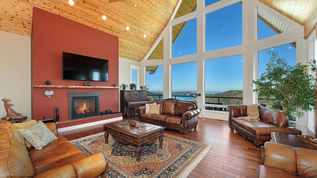 Photo of Livingroom in Malahat