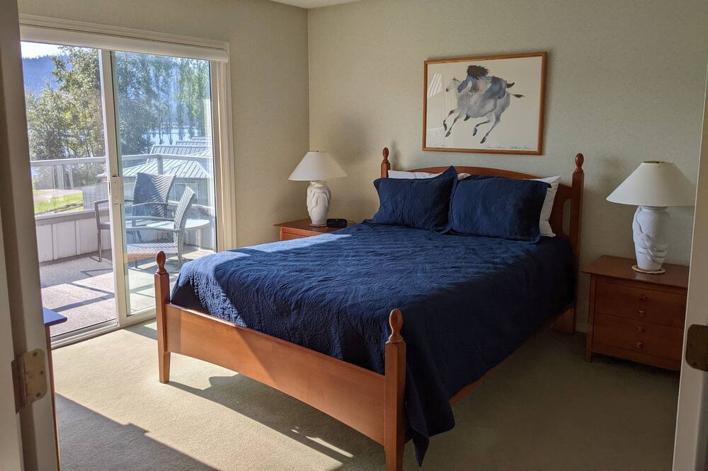 Photo of Bedroom in Shawnigan Lake