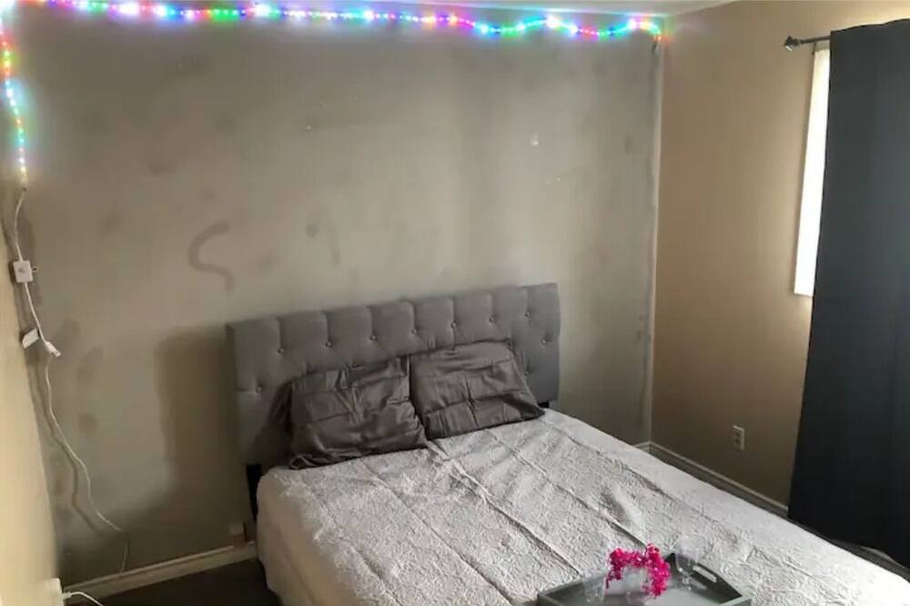 Photo of Bedroom in Whyte ave