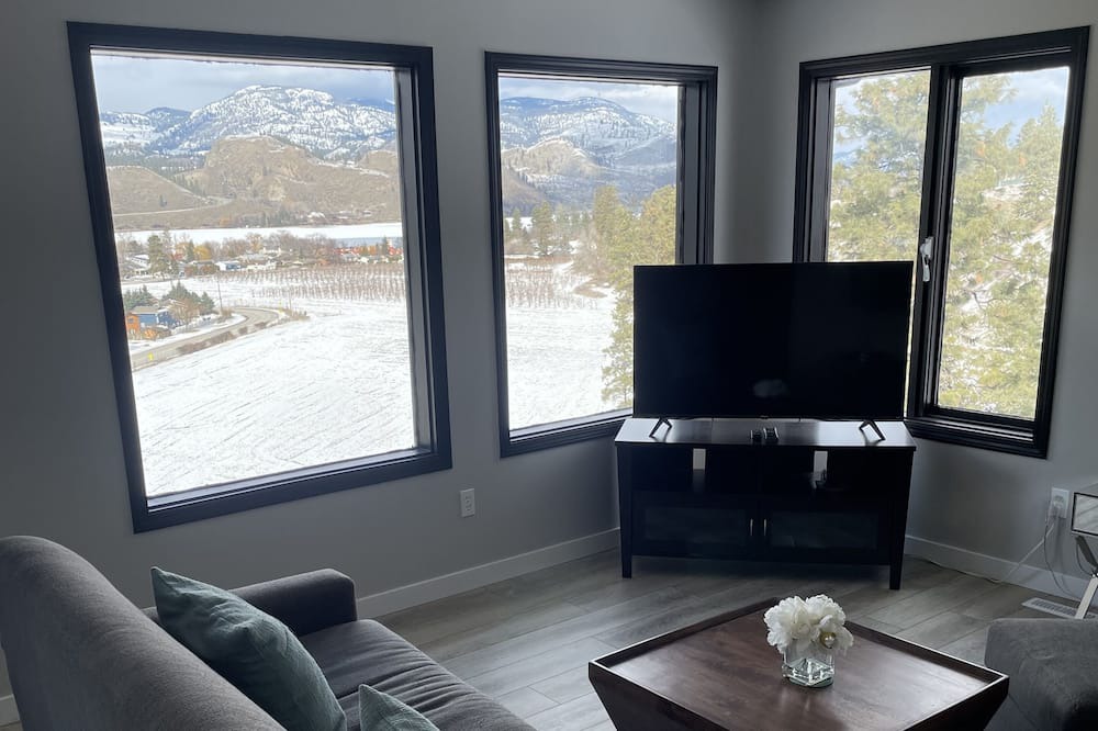 Photo of Livingroom in Okanagan-Similkameen