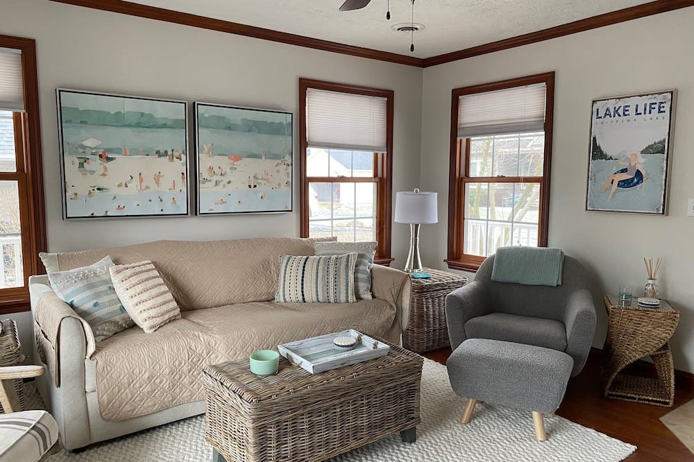 Photo of Livingroom in Chippewa Lake