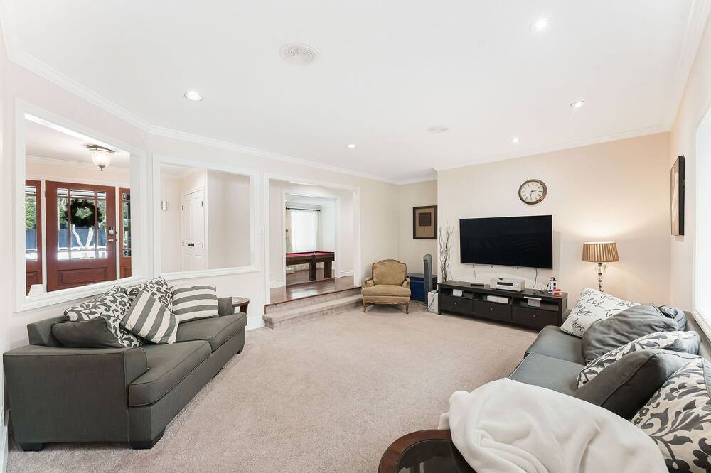Photo of Livingroom in Surrey