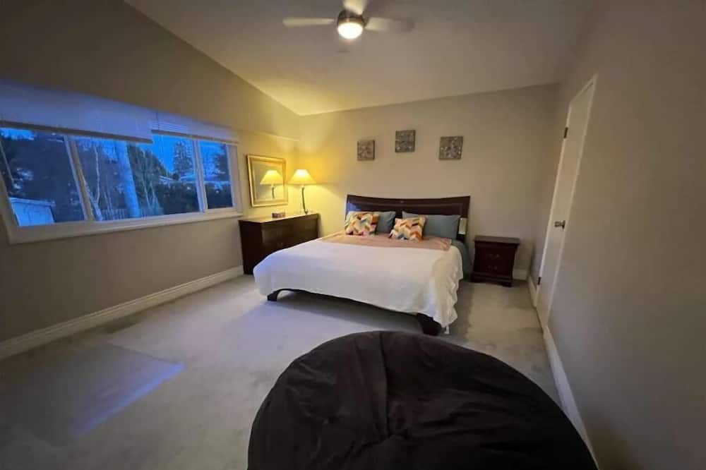Photo of Bedroom in Delta