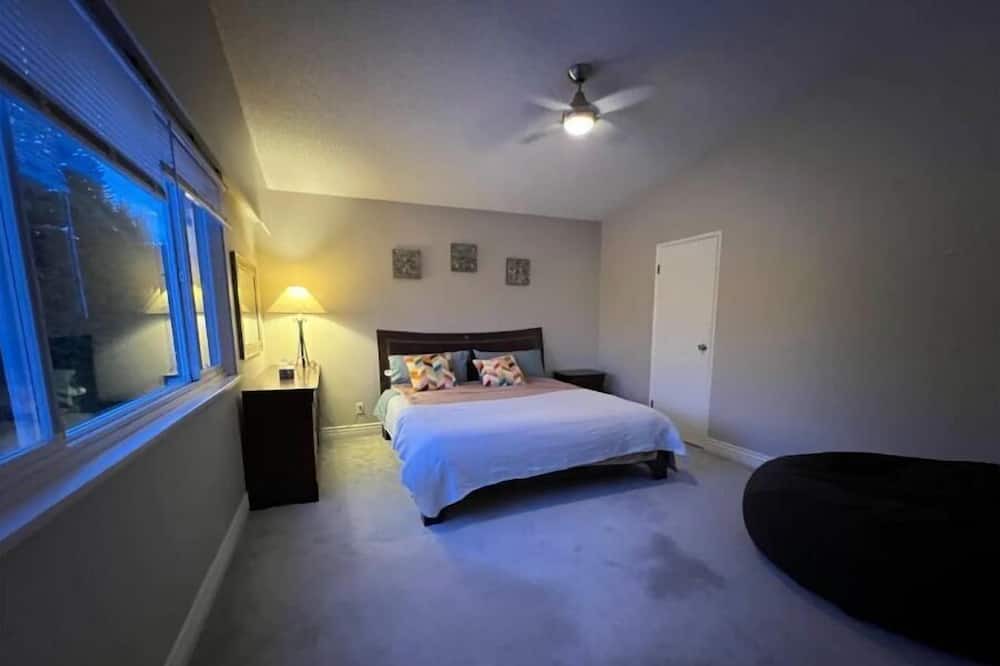 Photo of Bedroom in Delta