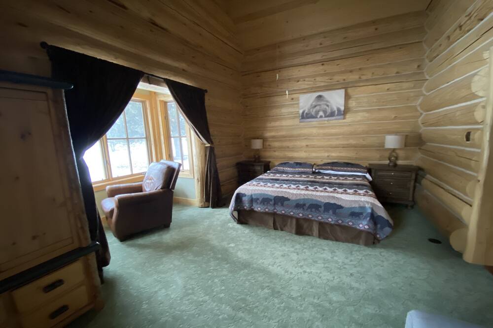 Photo of Bedroom in South Fork