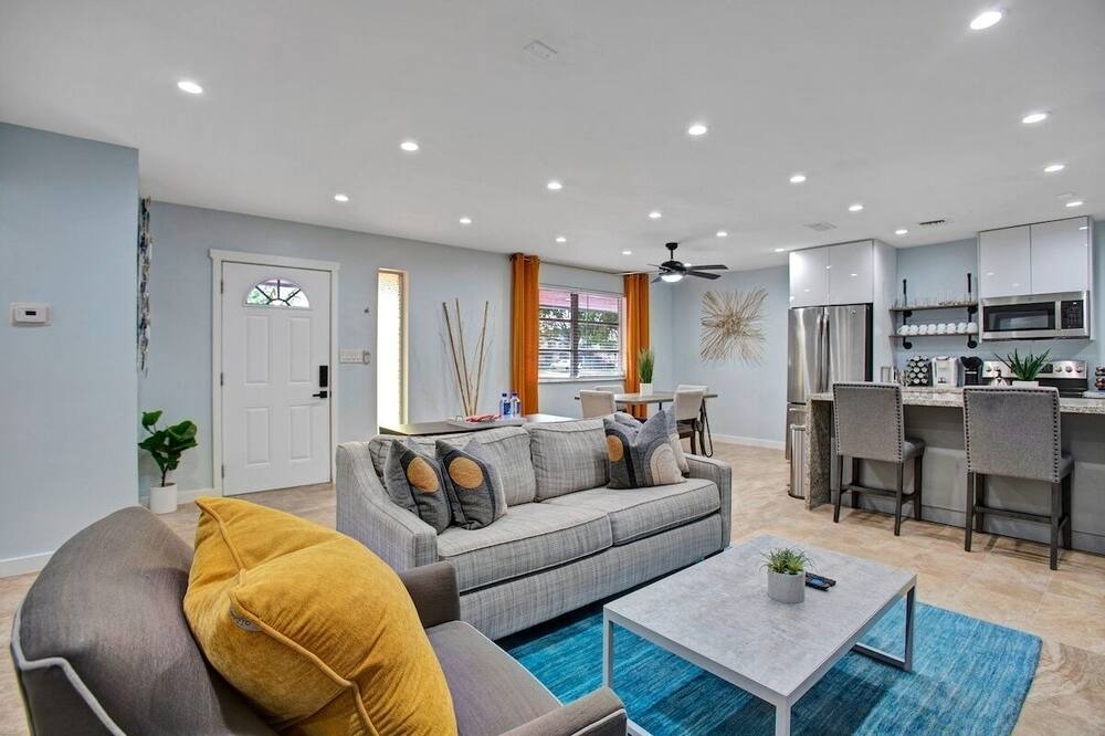 Photo of Bedroom in Pembroke Pines