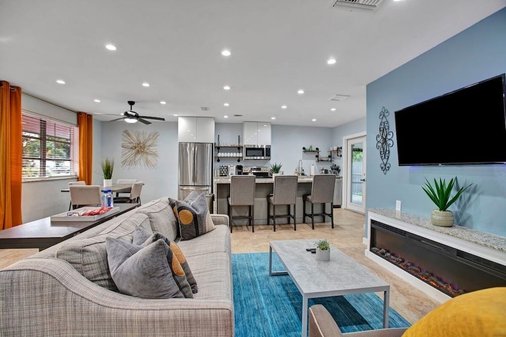 Photo of Bedroom in Pembroke Pines