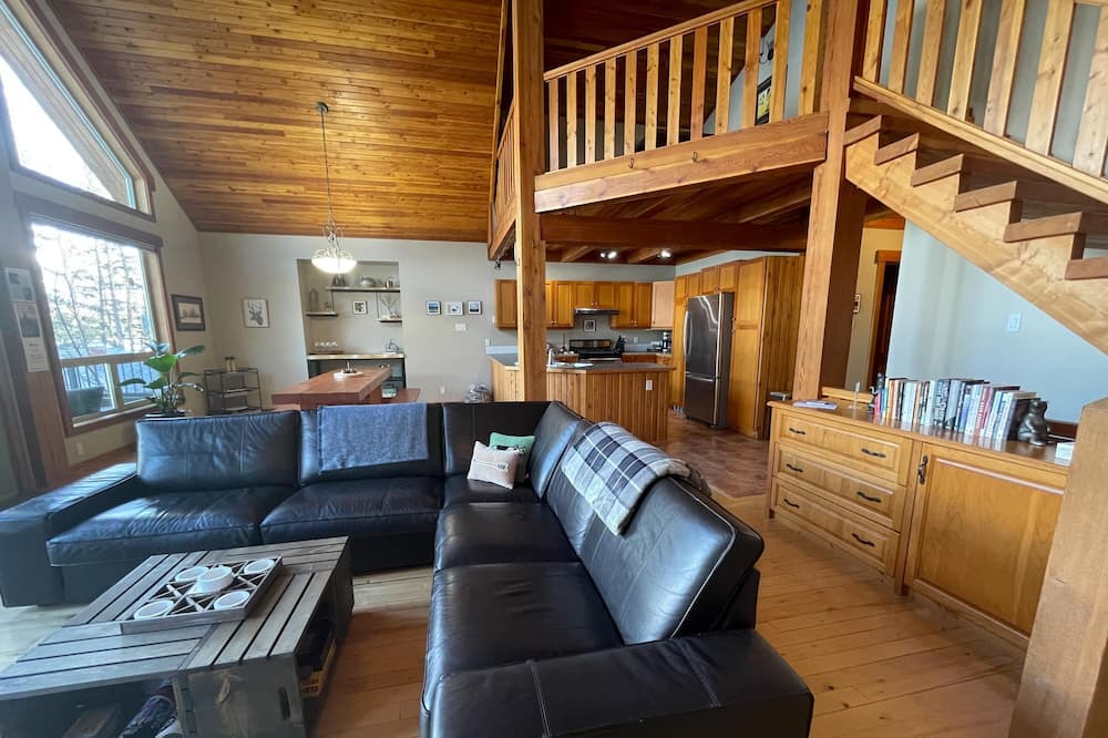 Photo of Livingroom in Koocanusa Ranch