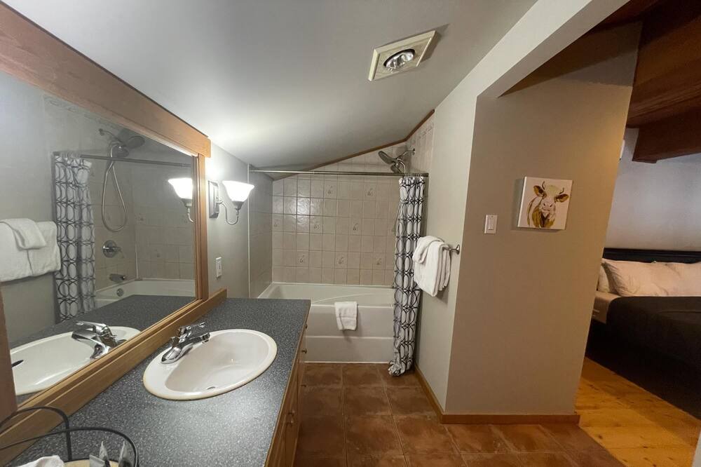 Photo of Bathroom in Koocanusa Ranch
