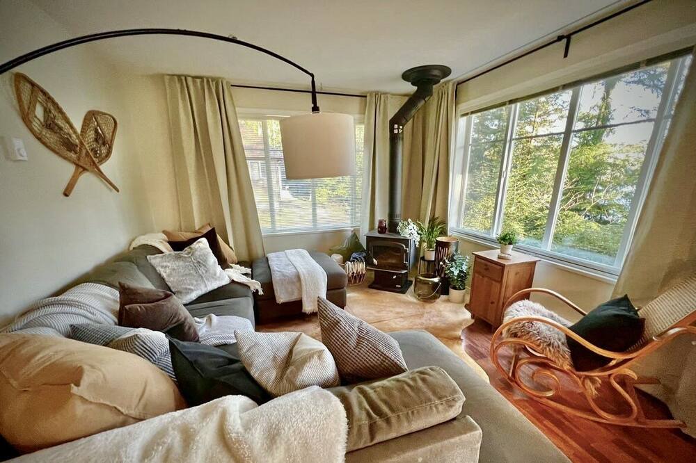 Photo of Livingroom in Port Moody