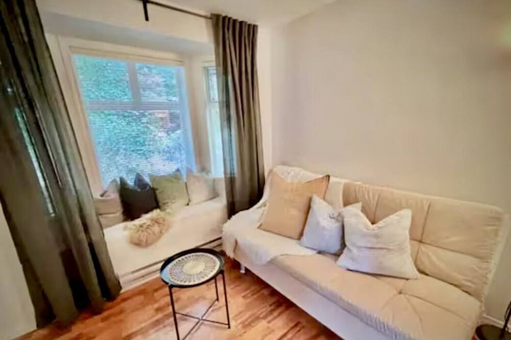 Photo of Livingroom in Port Moody