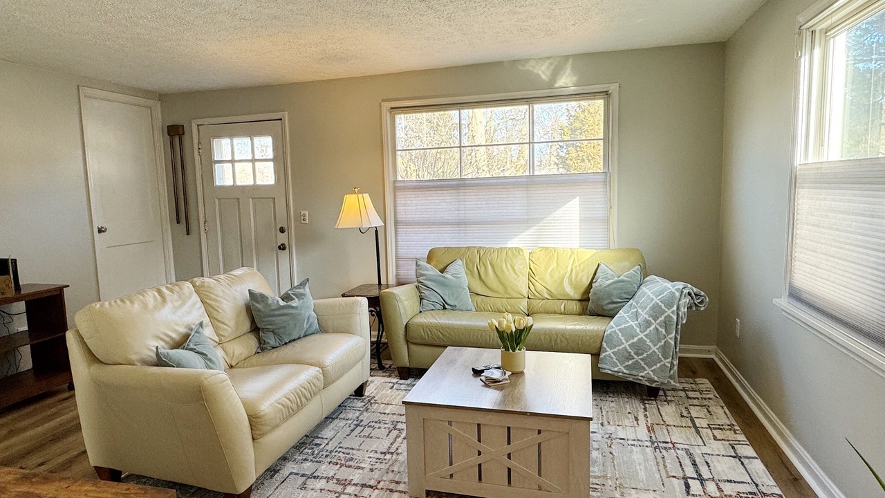 Photo of Livingroom in Avon Lake