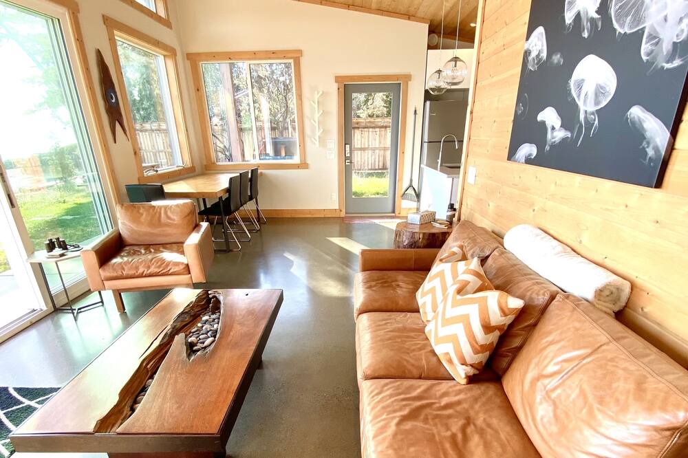 Photo of Livingroom in Sooke