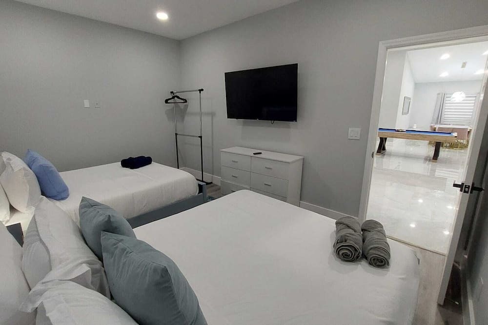 Photo of Bedroom in Coconut Creek