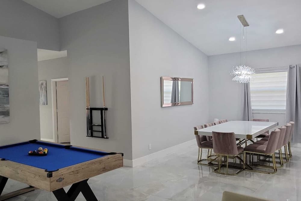 Photo of Bedroom in Coconut Creek