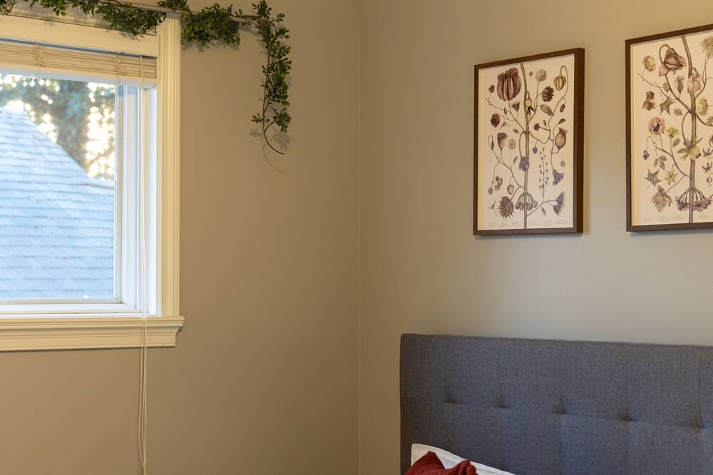 Photo of Bedroom in Delta