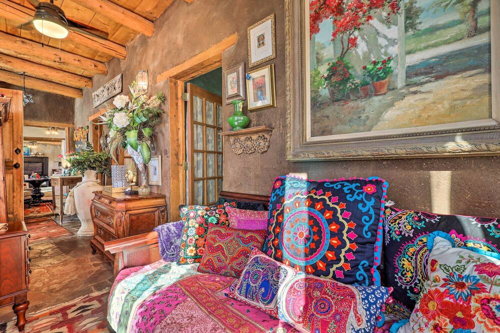 Photo of Bedroom in Arroyo Hondo