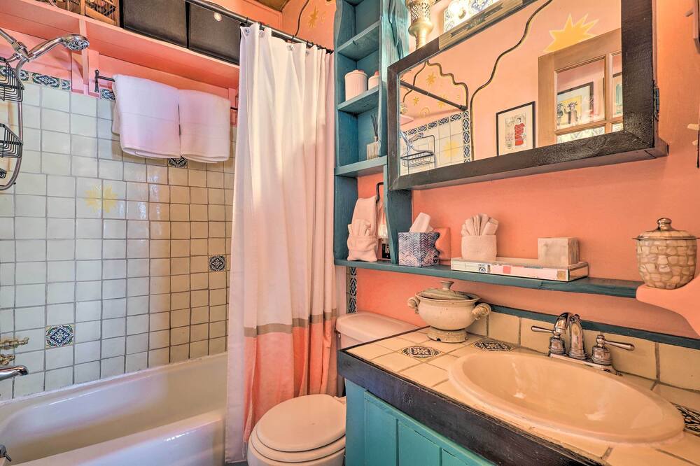 Photo of Bathroom in Arroyo Hondo