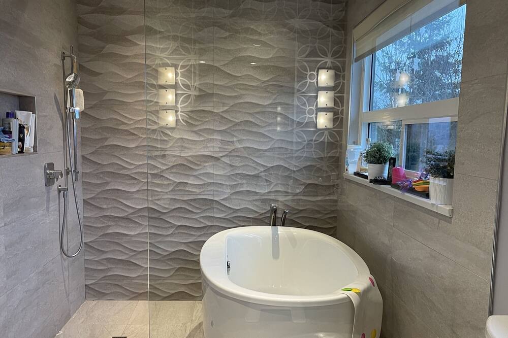 Photo of Bathroom in Lions Bay
